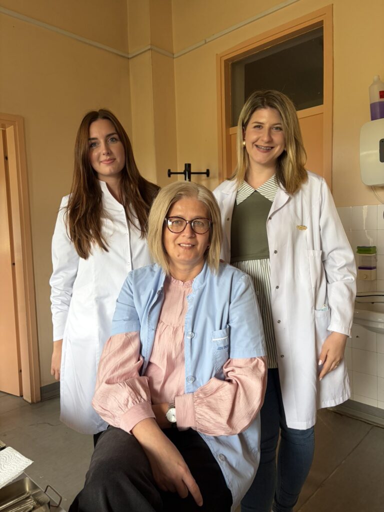 Zdravstvene radnice koje su učestvovale u programu Zube pregledaj – osmijeh sačuvaj.